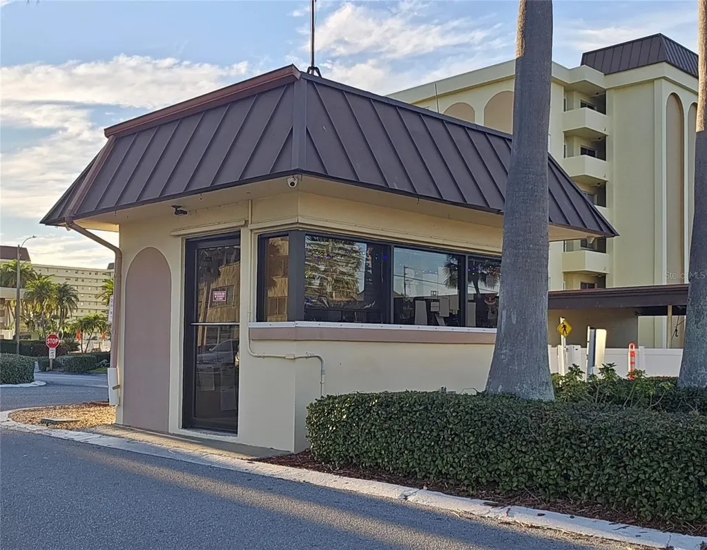 4525 Cove Circle St Petersburg FL 33708