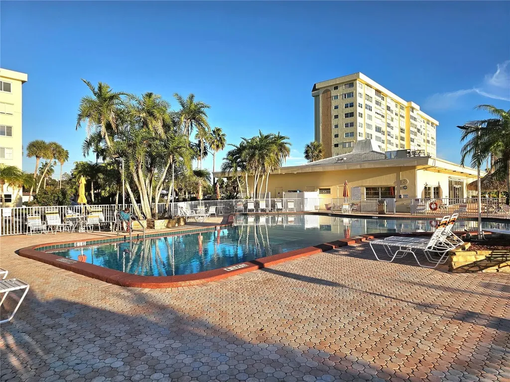 4525 Cove Circle St Petersburg FL 33708