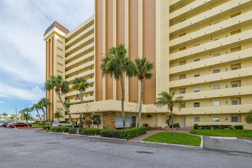 4525 Cove Circle St Petersburg FL 33708
