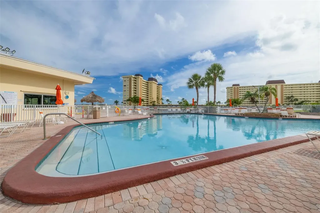 4525 Cove Circle St Petersburg FL 33708