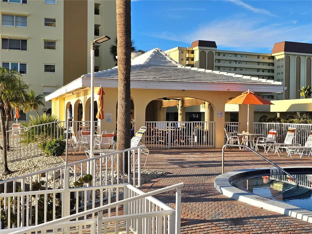 4525 Cove Circle St Petersburg FL 33708