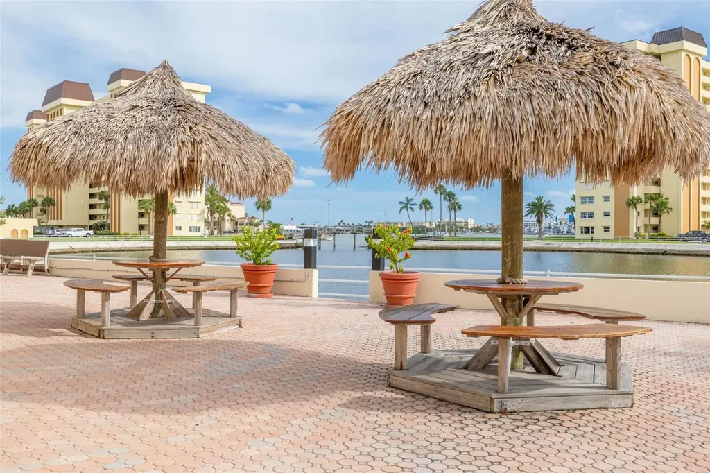 4525 Cove Circle St Petersburg FL 33708