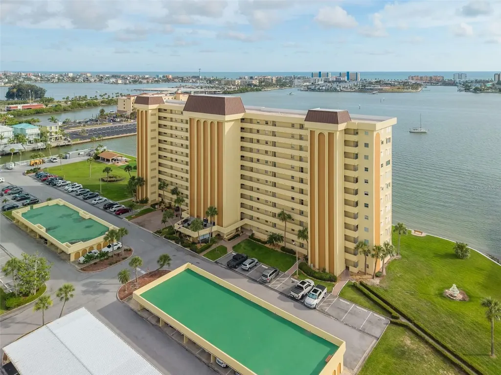 4525 Cove Circle St Petersburg FL 33708