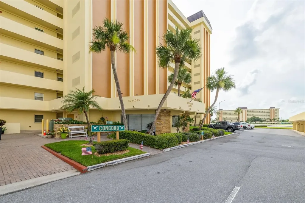 4525 Cove Circle St Petersburg FL 33708