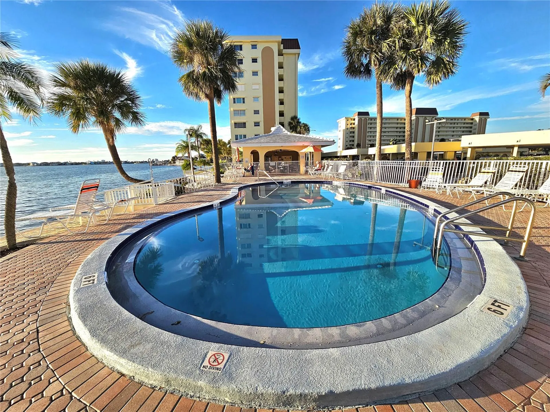 4525 Cove Circle St Petersburg FL 33708