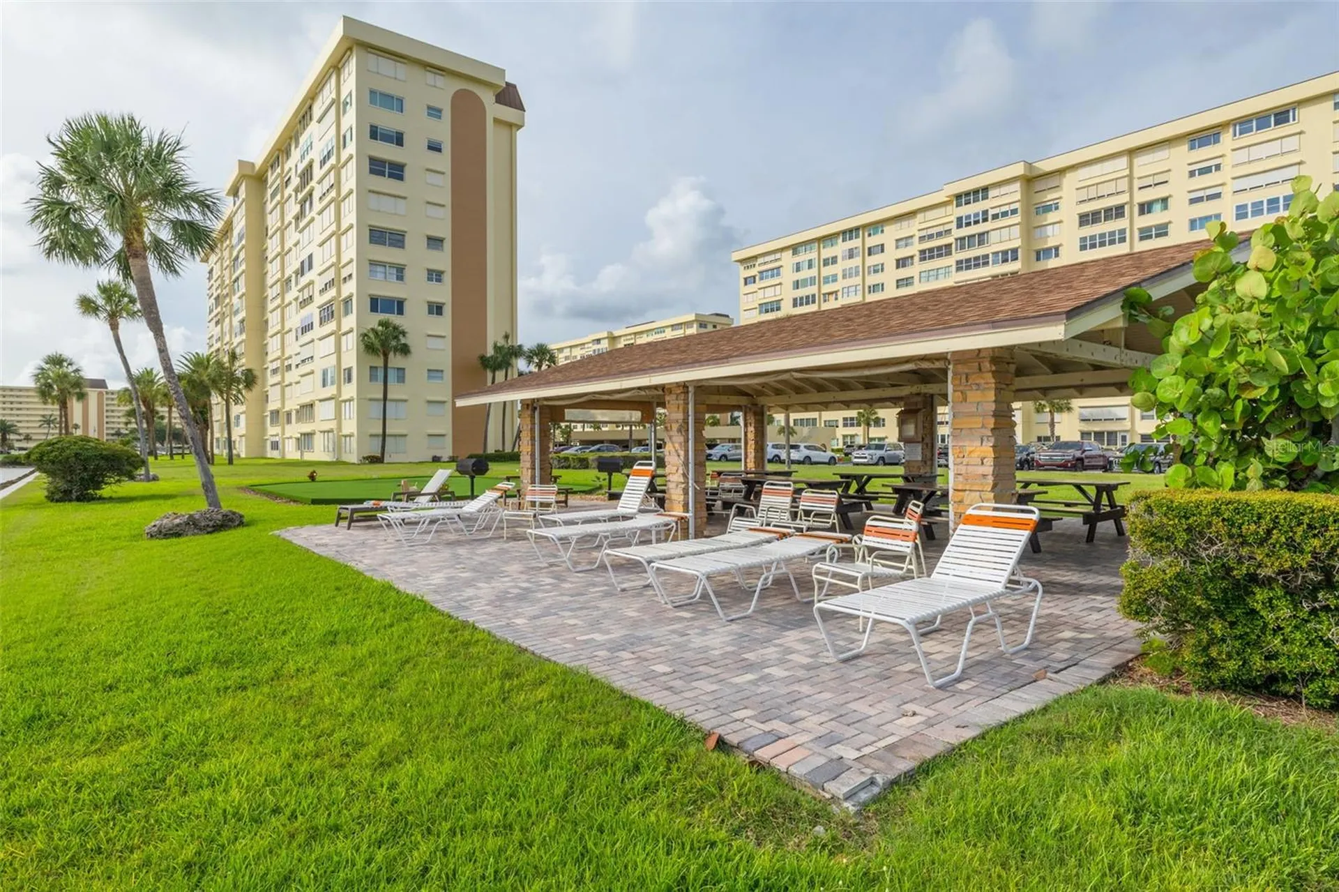 4525 Cove Circle St Petersburg FL 33708
