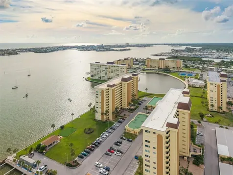 4525 Cove Circle St Petersburg FL 33708