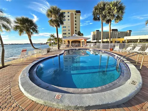 4525 Cove Circle St Petersburg FL 33708