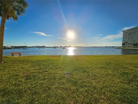 4525 Cove Circle St Petersburg FL 33708