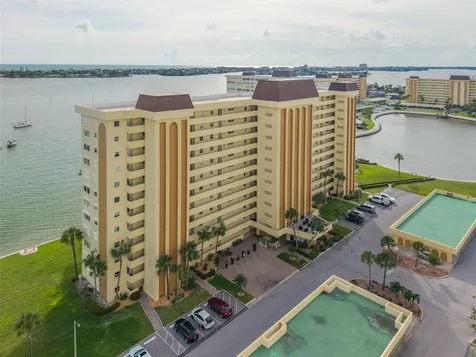 4525 Cove Circle St Petersburg FL 33708