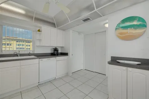 4525 Cove Circle St Petersburg FL 33708