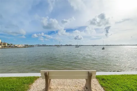 4525 Cove Circle St Petersburg FL 33708