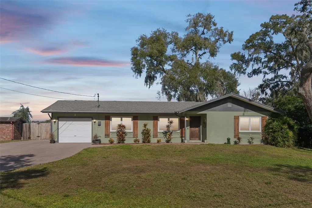 34037 Woodland Circle Dade City FL 33523