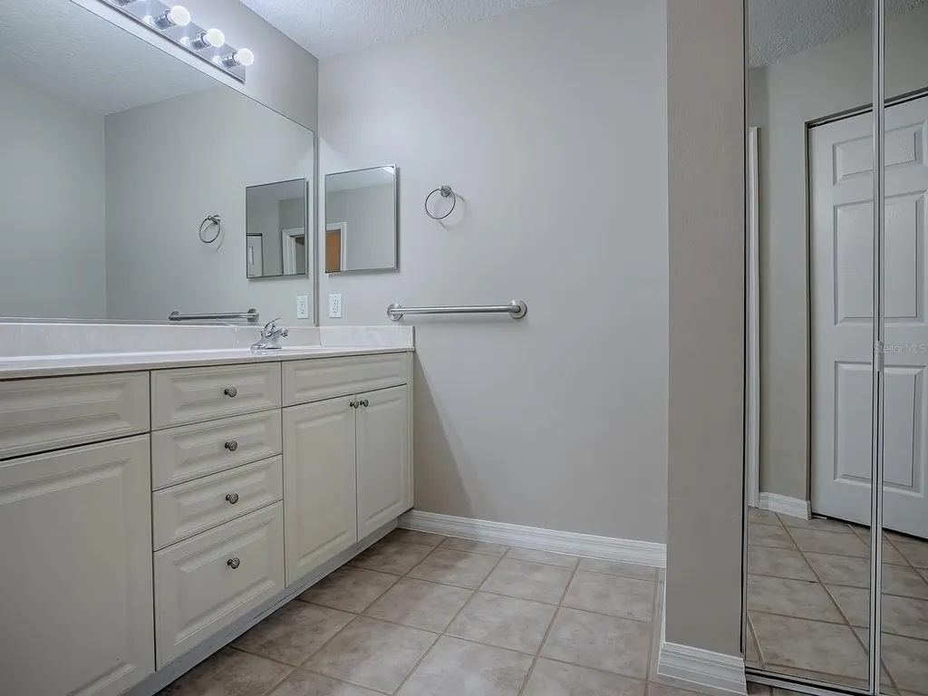 5318 Edgewater Way Oxford FL 34484