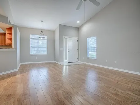 5318 Edgewater Way Oxford FL 34484