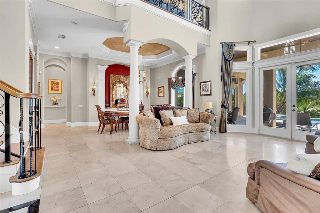8707 Silverthorn Road Seminole FL 33777