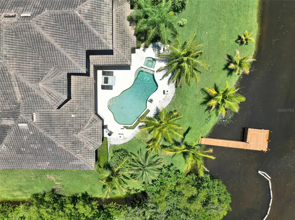 8707 Silverthorn Road Seminole FL 33777