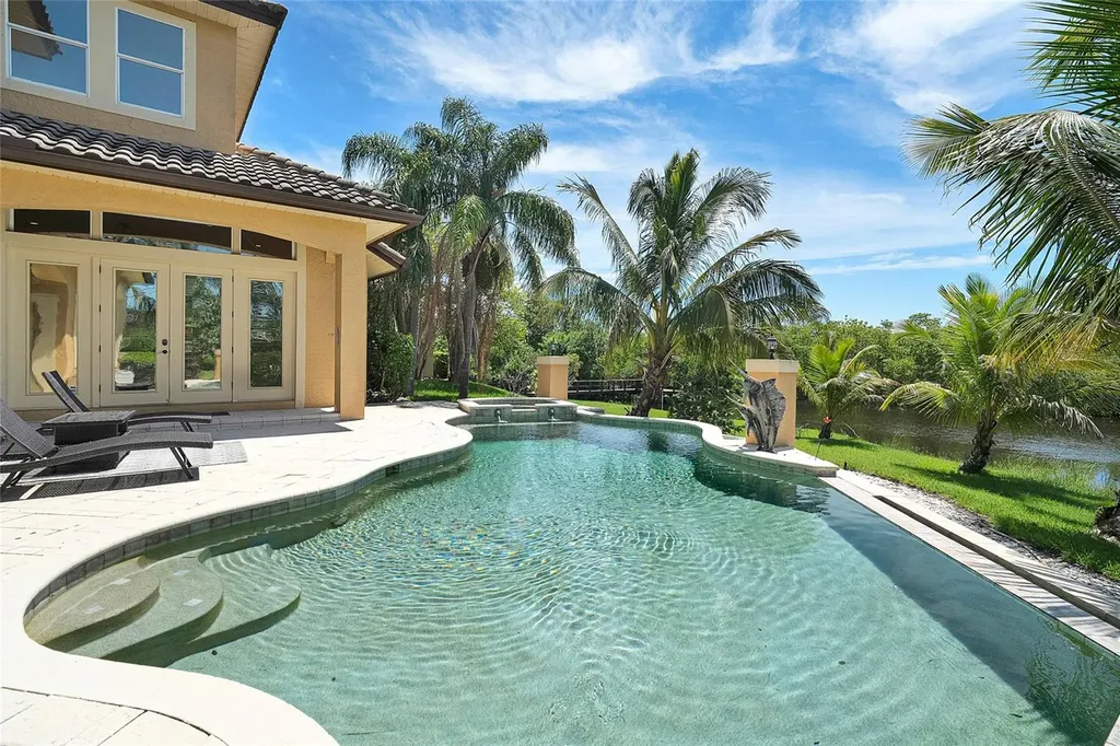 8707 Silverthorn Road Seminole FL 33777