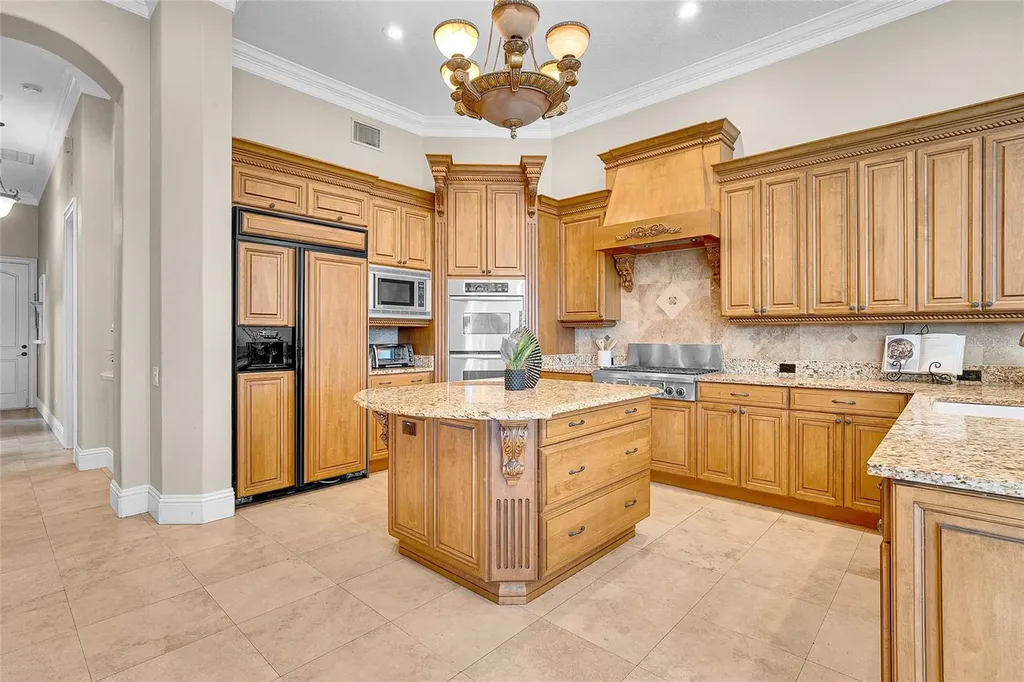 8707 Silverthorn Road Seminole FL 33777