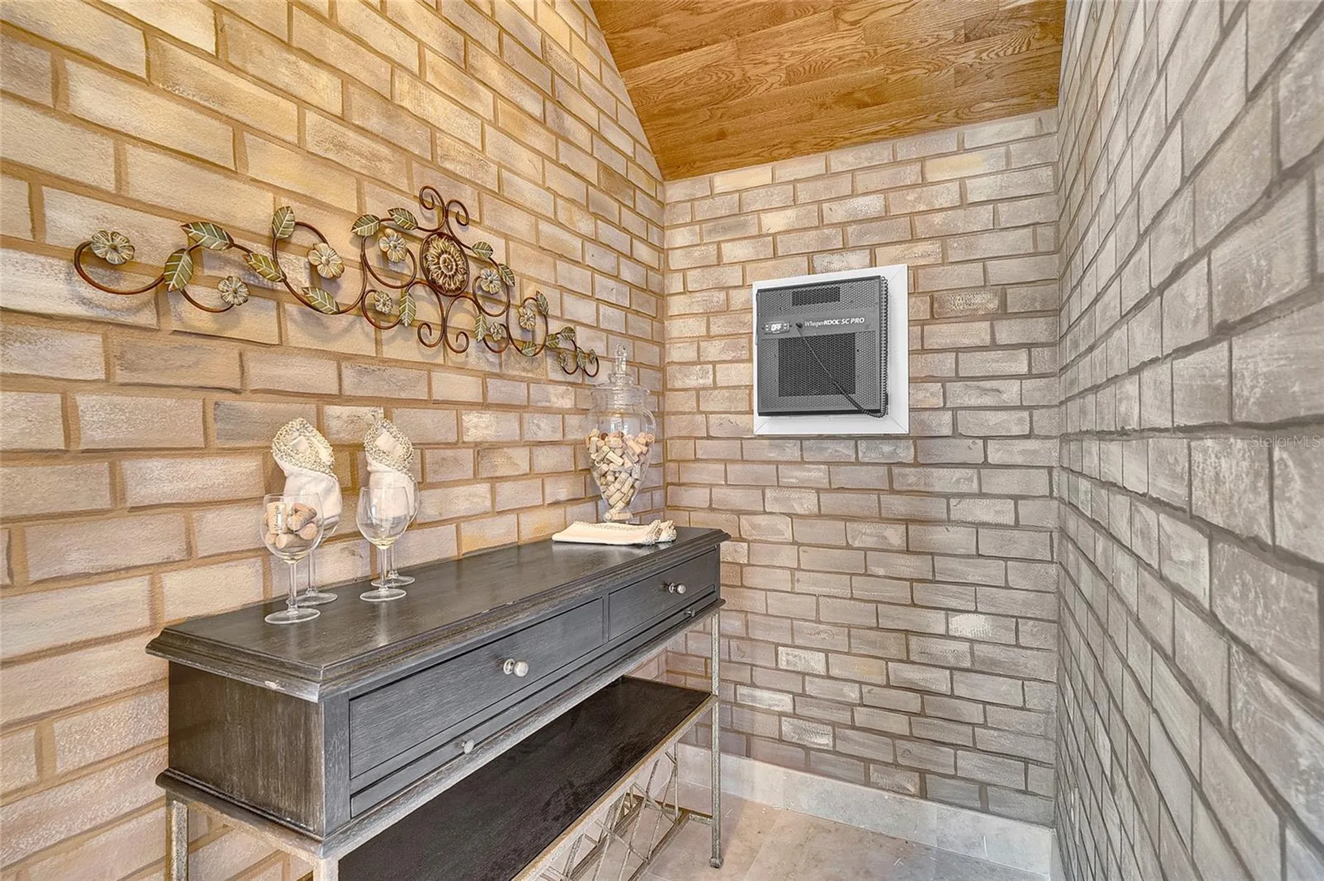 8707 Silverthorn Road Seminole FL 33777