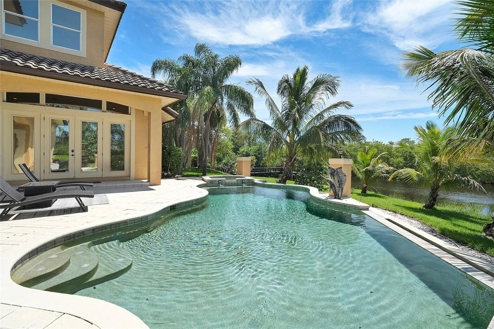 8707 Silverthorn Road Seminole FL 33777