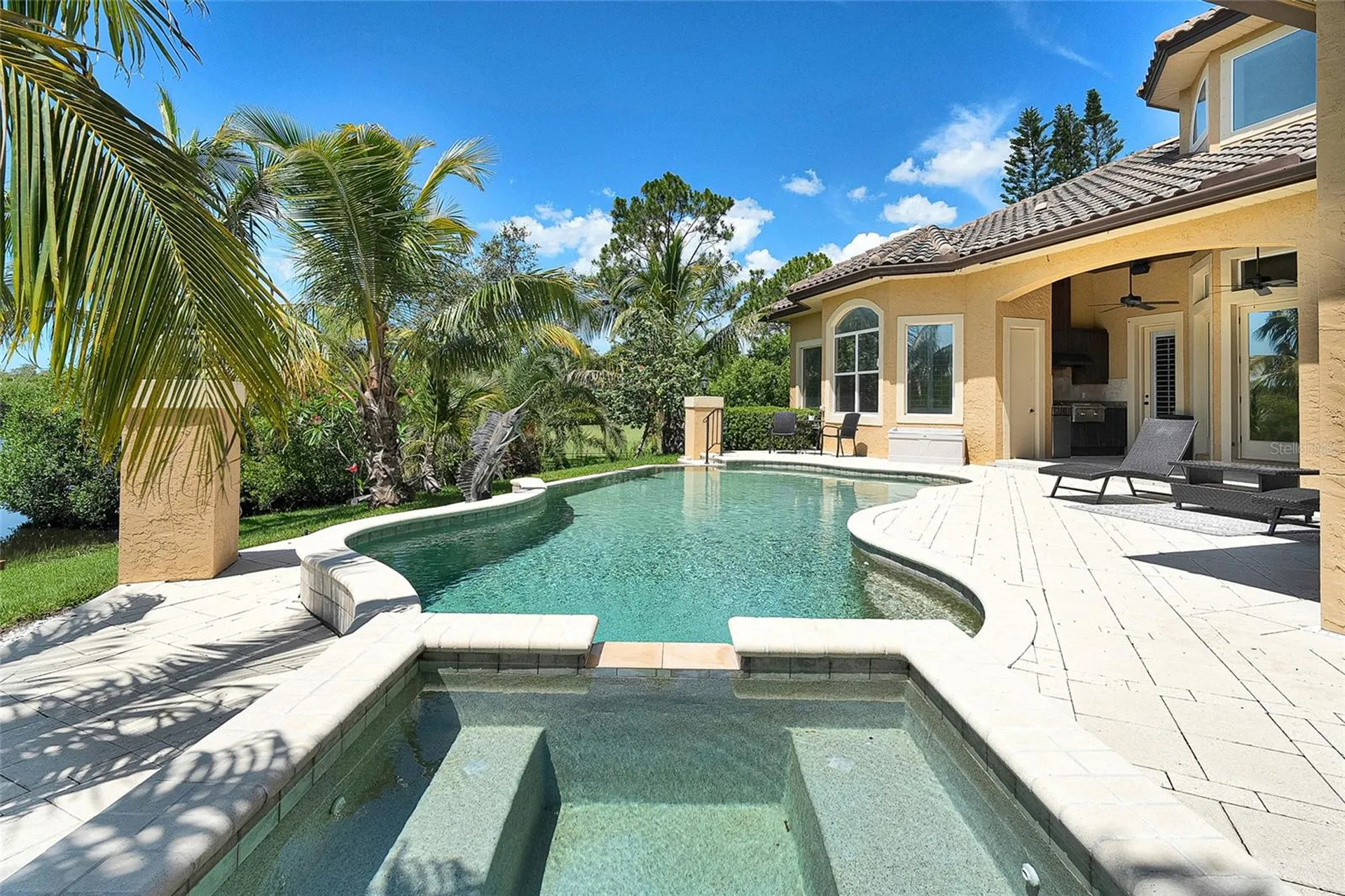8707 Silverthorn Road Seminole FL 33777