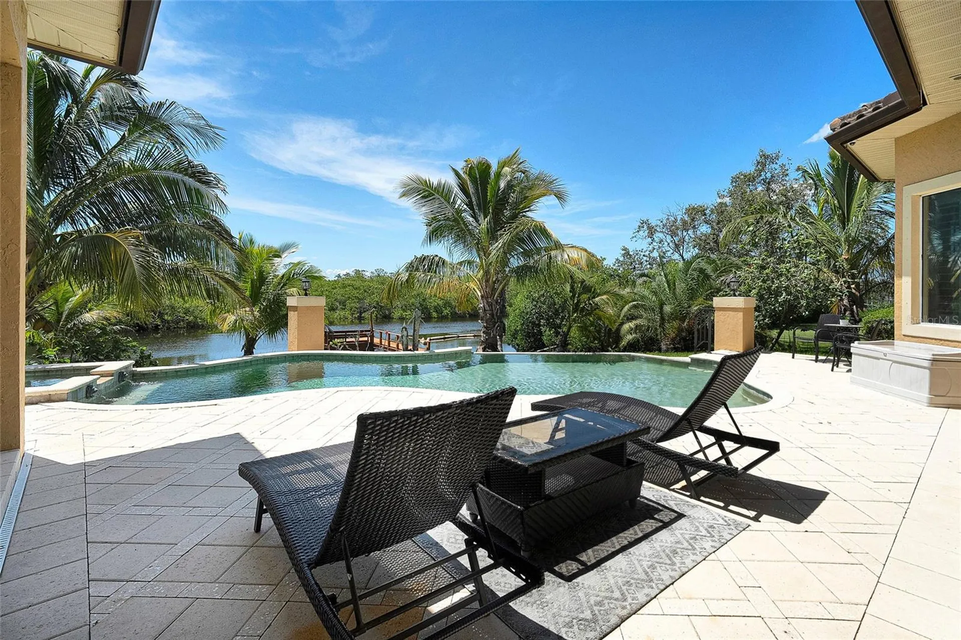 8707 Silverthorn Road Seminole FL 33777