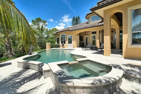 8707 Silverthorn Road Seminole FL 33777