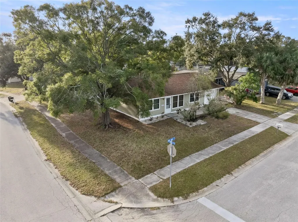 6500 Briar Ridge Court N Pinellas Park FL 33782
