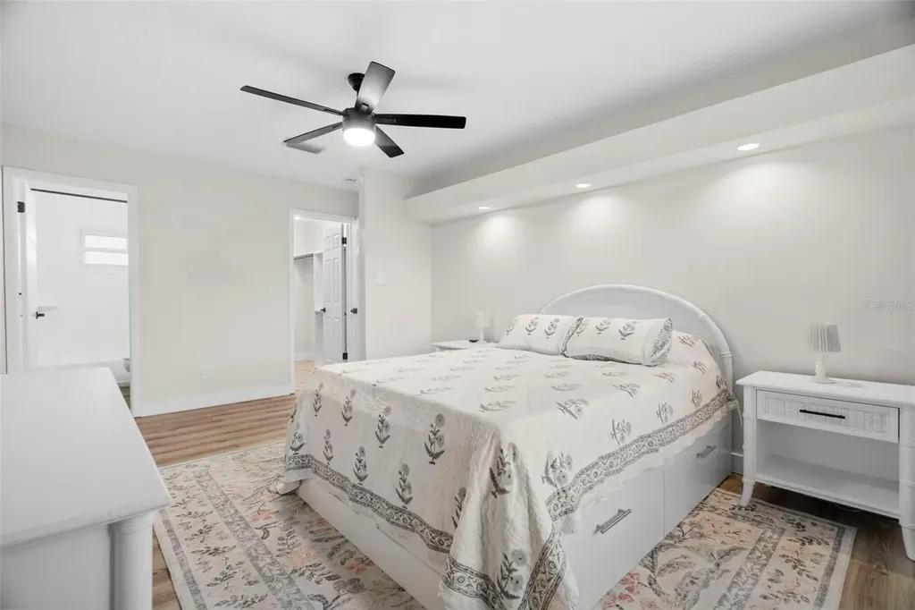 6500 Briar Ridge Court N Pinellas Park FL 33782