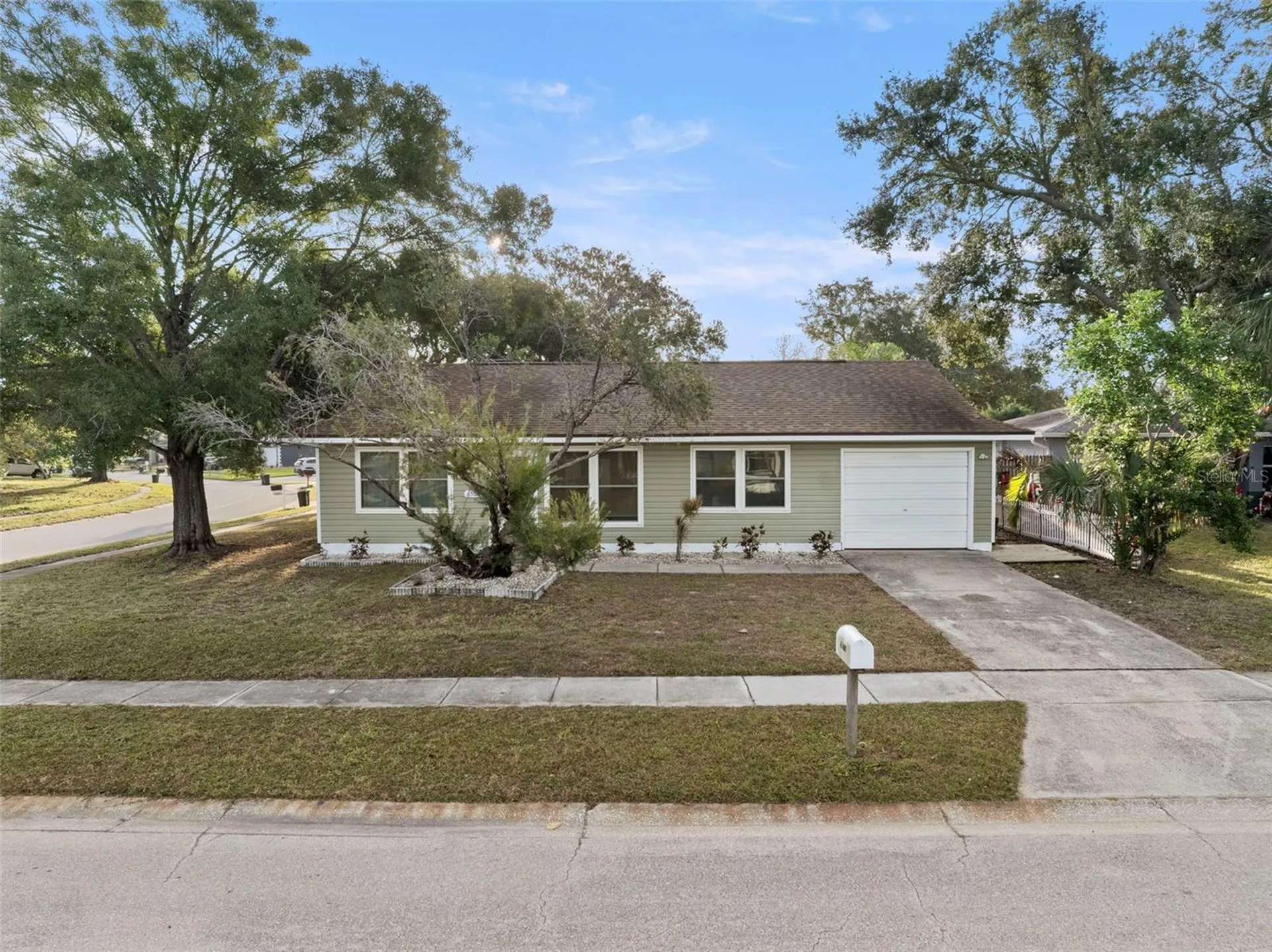 6500 Briar Ridge Court N Pinellas Park FL 33782