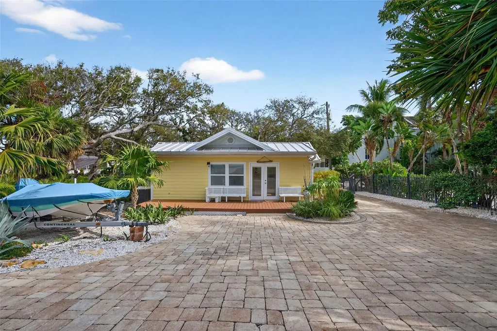 7152 Point Of Rocks Circle Sarasota FL 34242