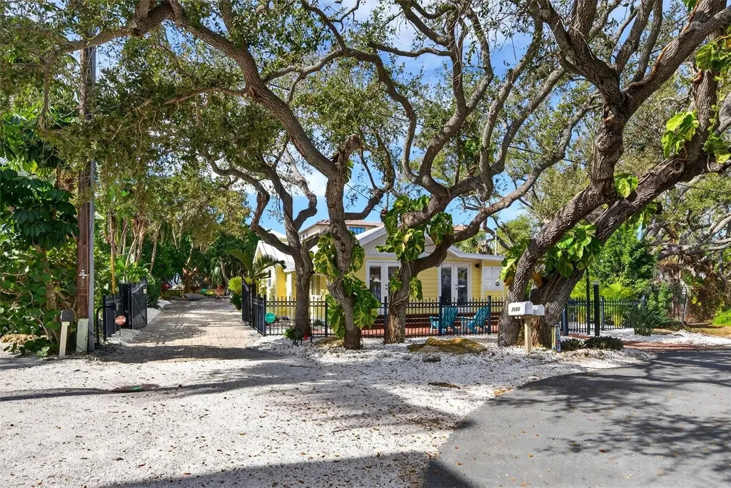 7152 Point Of Rocks Circle Sarasota FL 34242