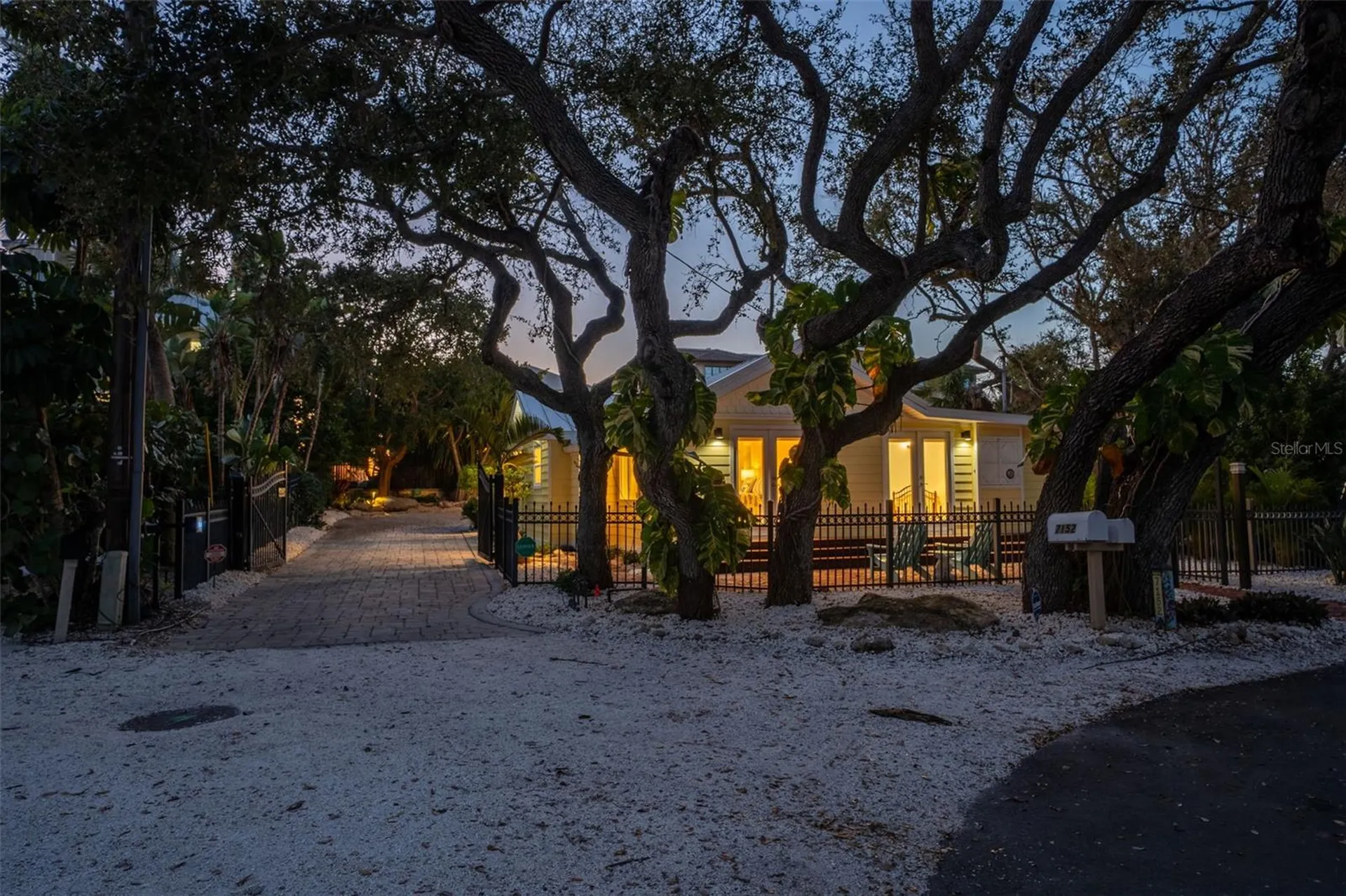 7152 Point Of Rocks Circle Sarasota FL 34242