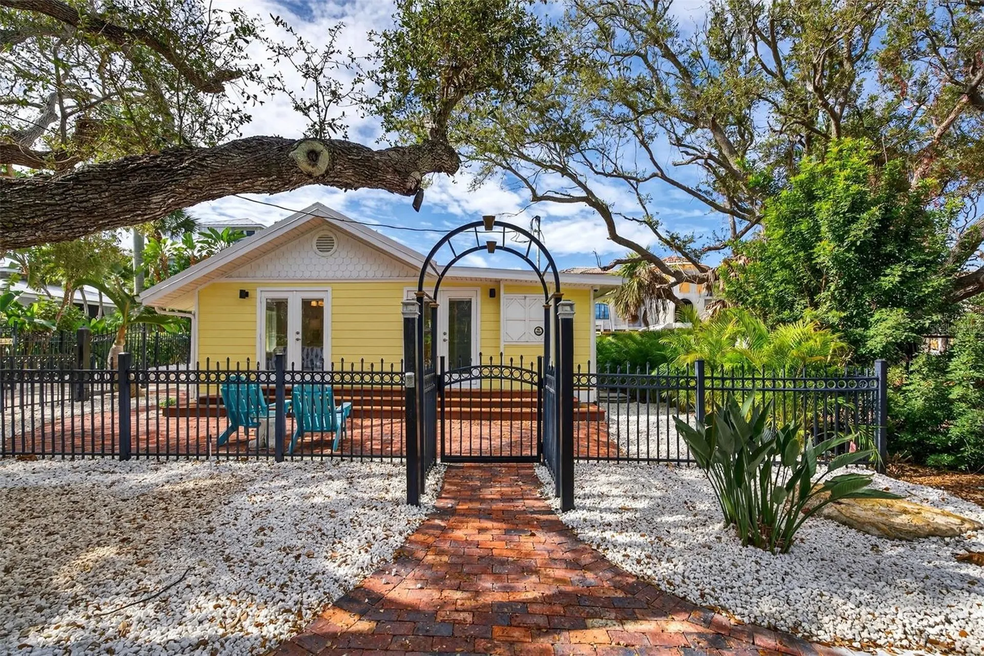7152 Point Of Rocks Circle Sarasota FL 34242