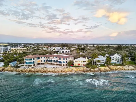 7152 Point Of Rocks Circle Sarasota FL 34242