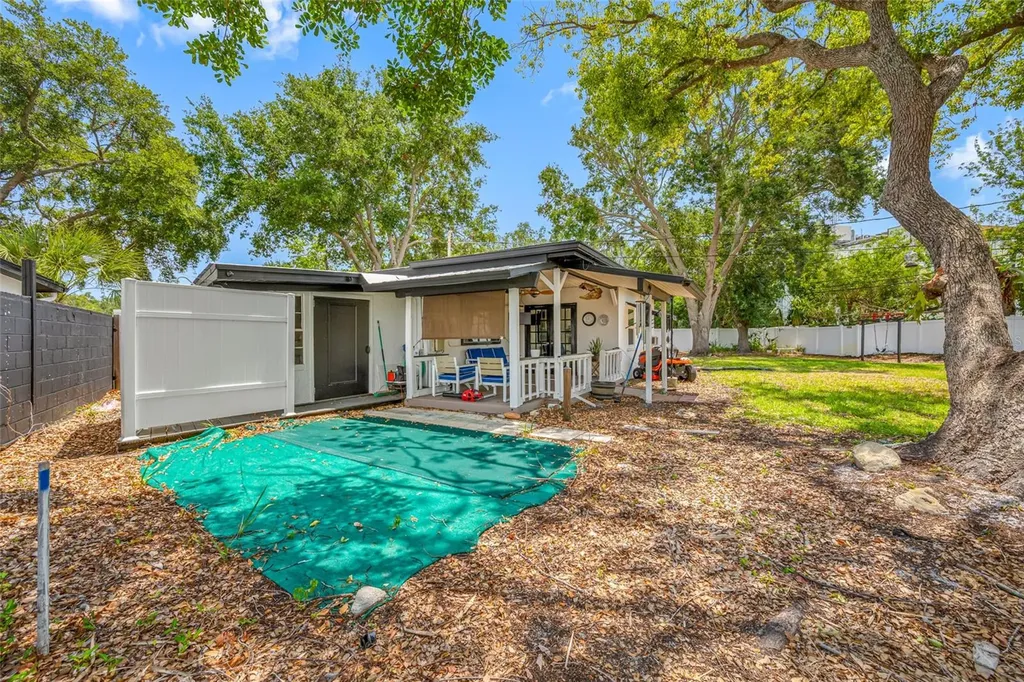 8444 8th Way N St Petersburg FL 33702