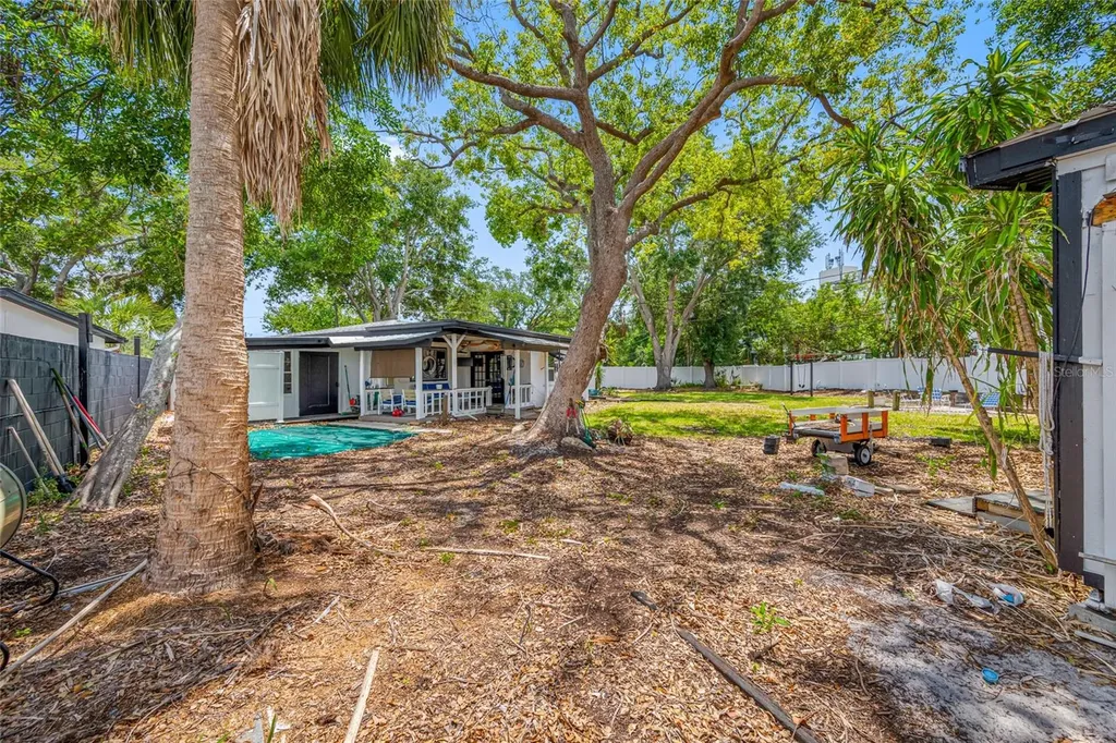 8444 8th Way N St Petersburg FL 33702