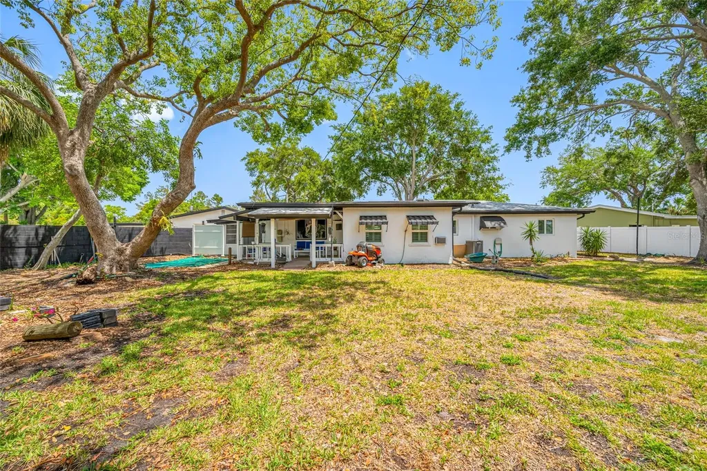 8444 8th Way N St Petersburg FL 33702