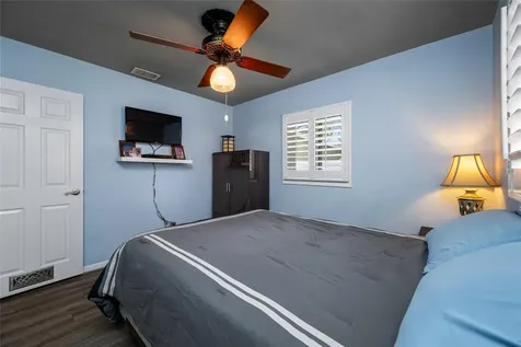 8444 8th Way N St Petersburg FL 33702