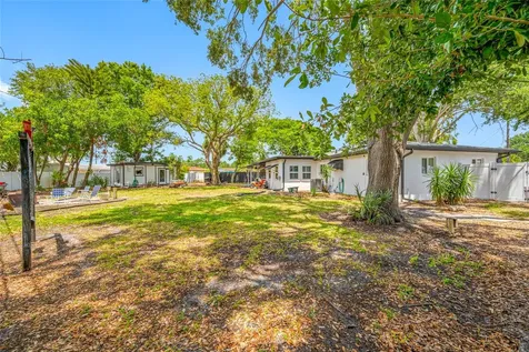 8444 8th Way N St Petersburg FL 33702