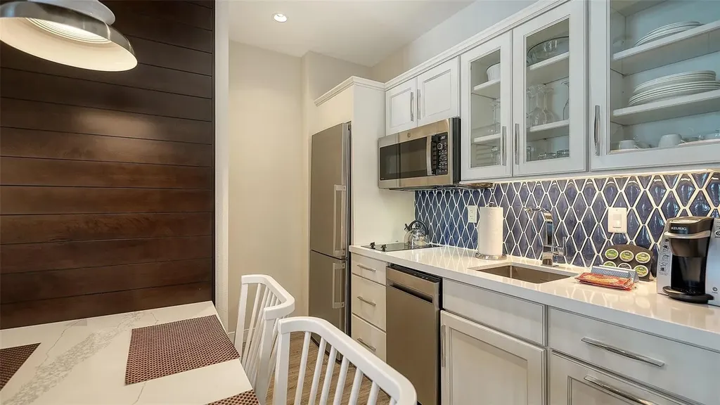 225 Sands Point Road Longboat Key FL 34228