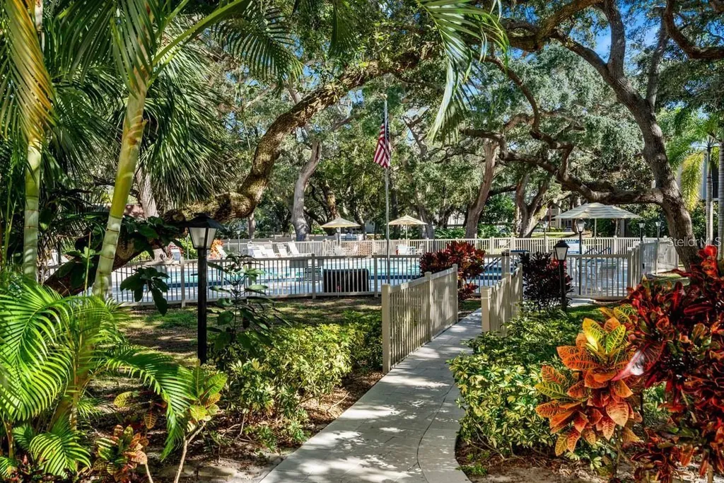 871 New York Avenue Dunedin FL 34698