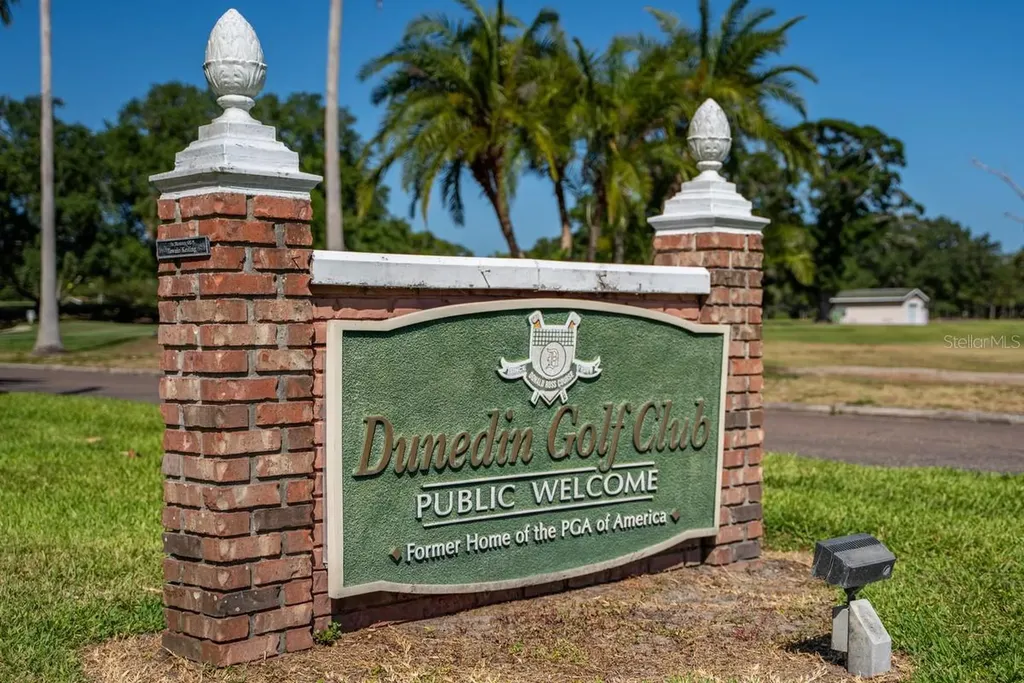 871 New York Avenue Dunedin FL 34698