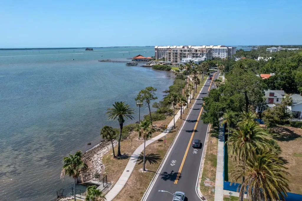 871 New York Avenue Dunedin FL 34698