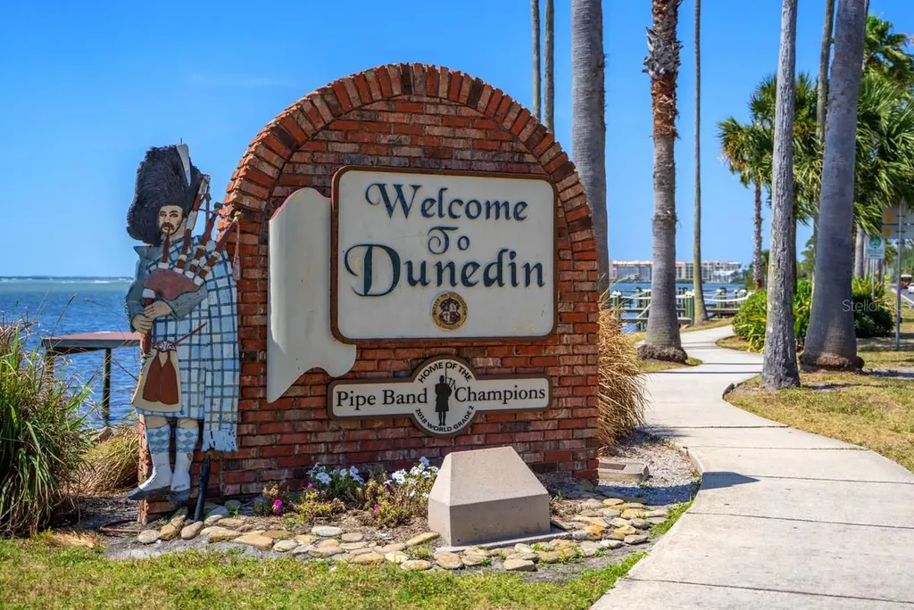 871 New York Avenue Dunedin FL 34698