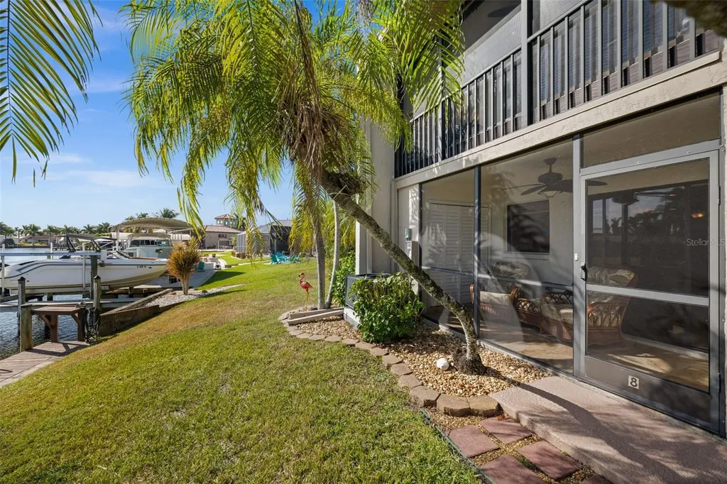 4803 SW Santa Barbara Court Cape Coral FL 33914