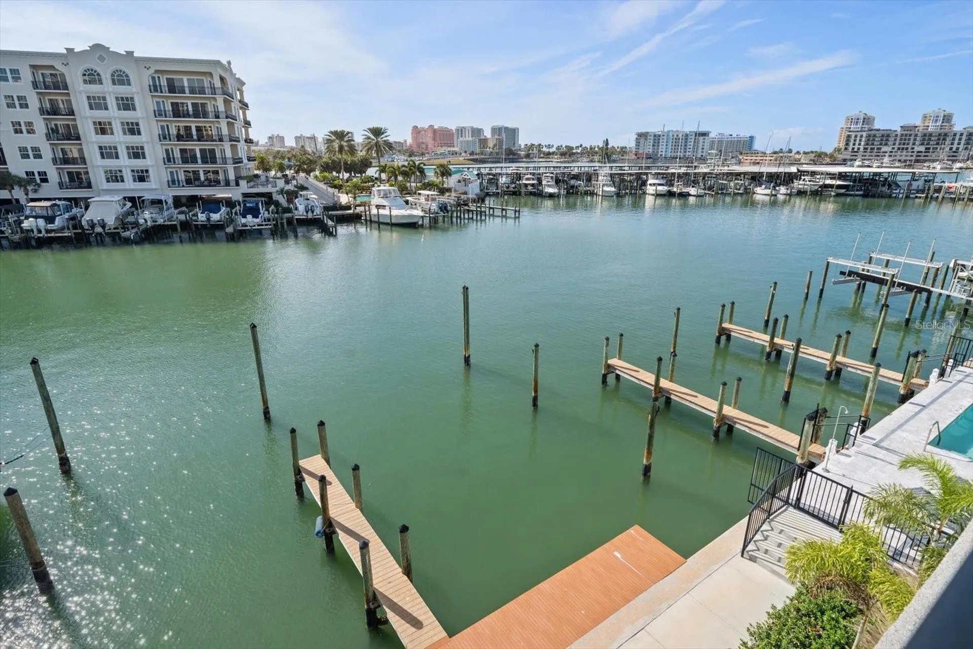 211 Dolphin Point Clearwater FL 33767