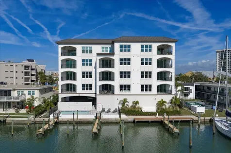 211 Dolphin Point Clearwater FL 33767