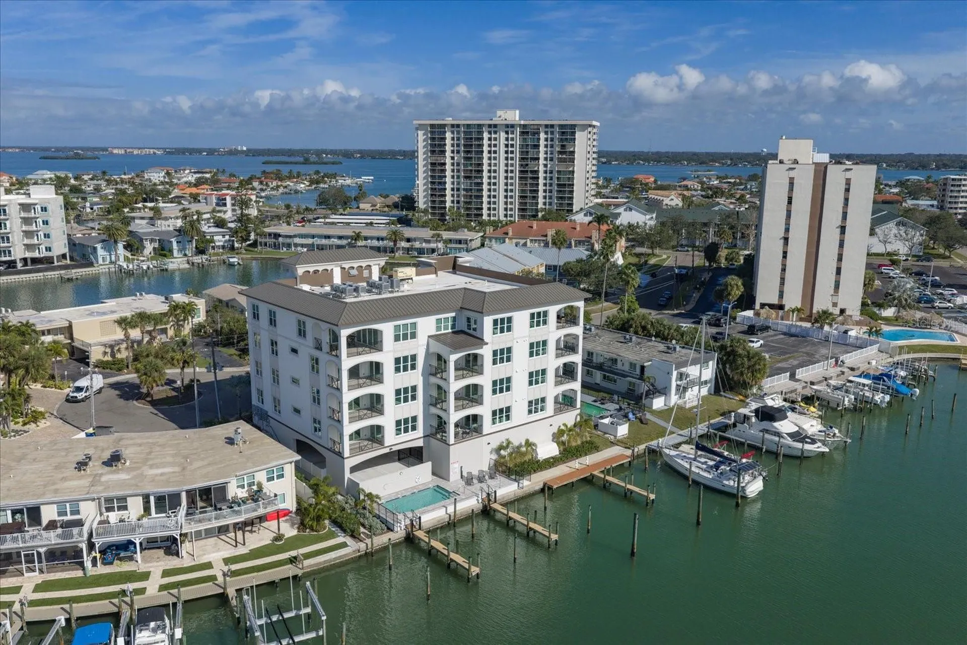 211 Dolphin Point Clearwater FL 33767